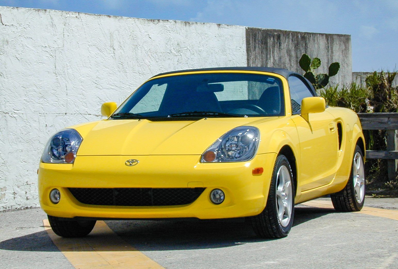 2004-Toyota-MR2-Spyder