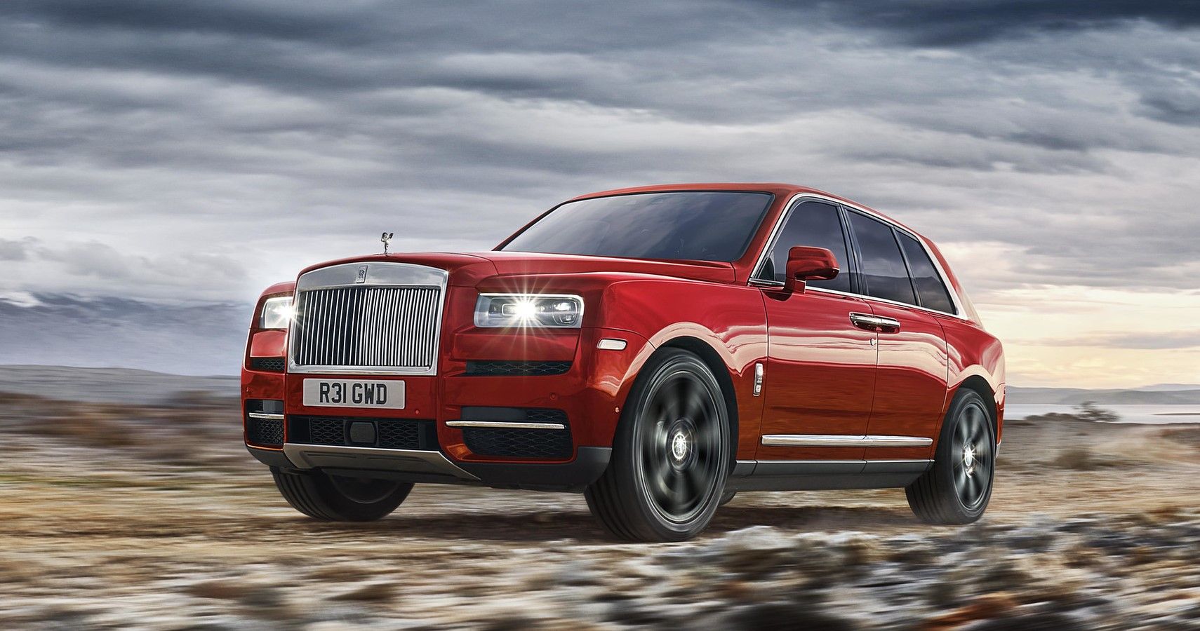 2021 Rolls Royce Cullinan front third quarter off-roading view