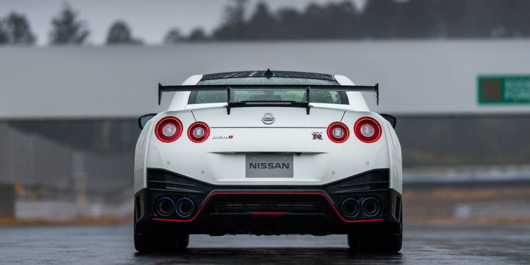 5 Reason Why We D Buy A Nissan Gt R 5 Reasons Why The Nsx Is A Better Option
