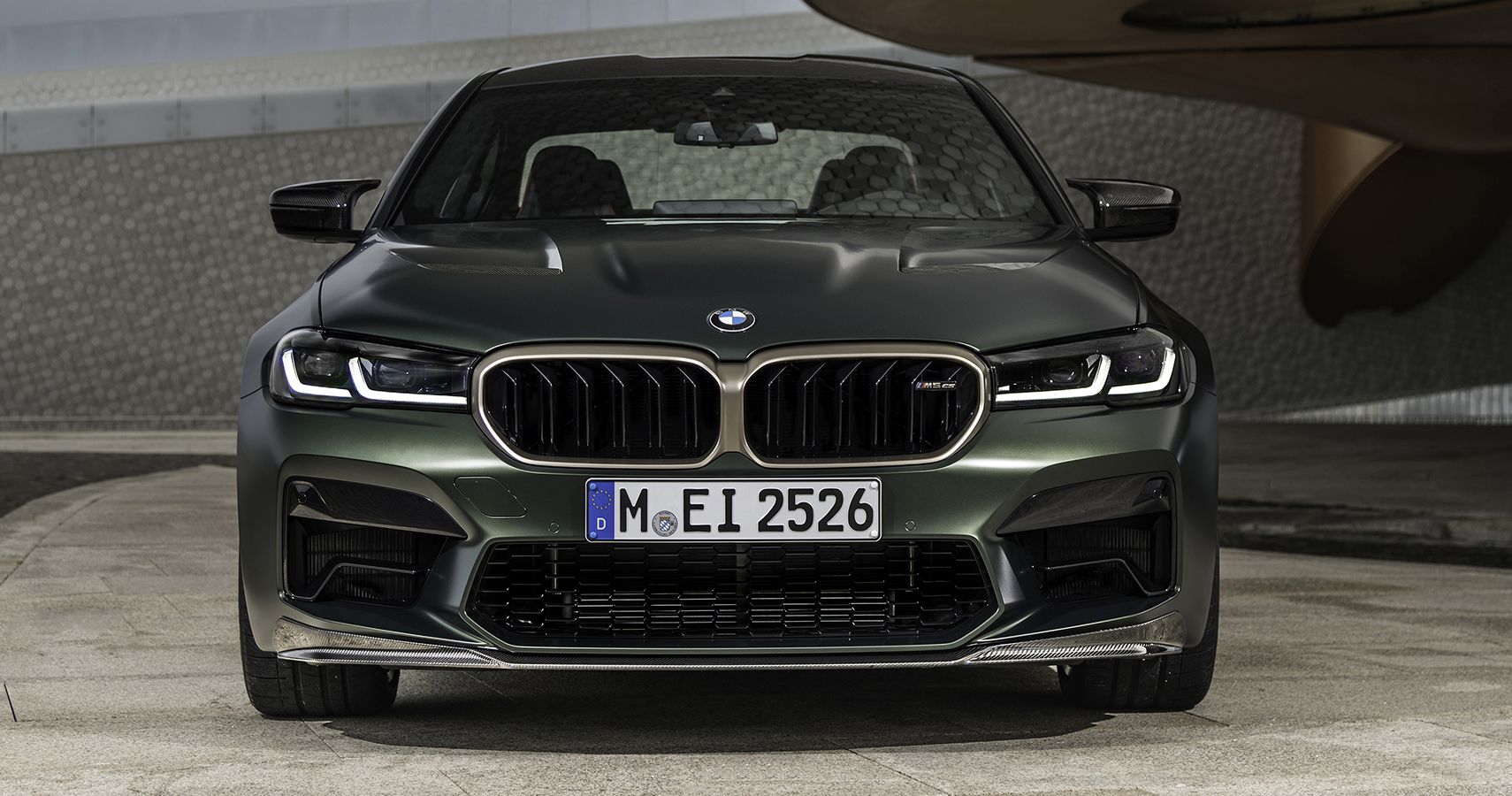 Frozen Deep Green 2022 BMW M5 CS face