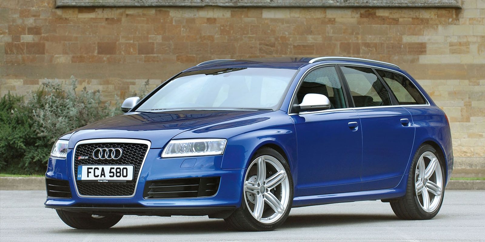 These Are The Coolest V10 Cars Ever Made