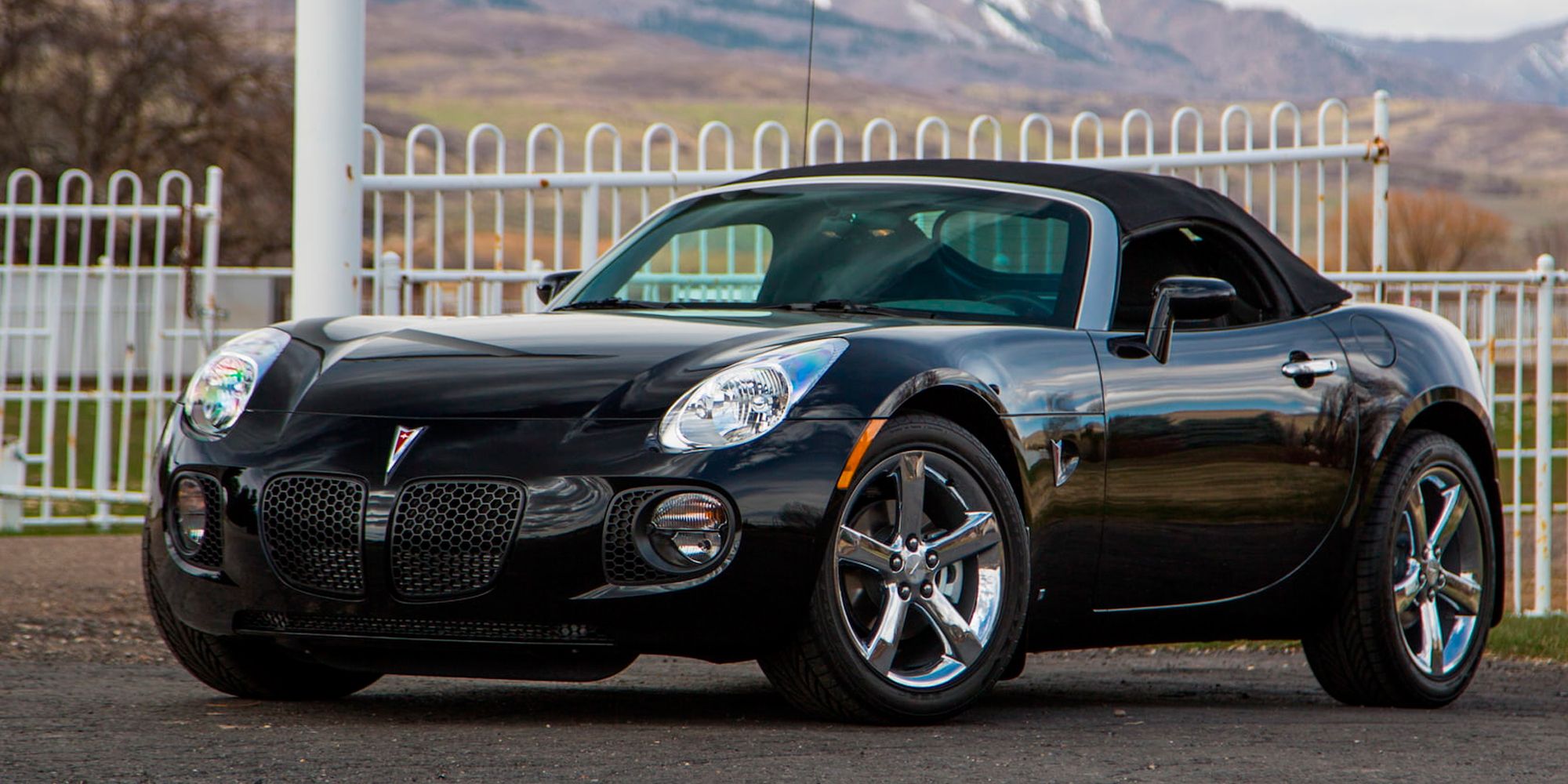 A black Solstice GXP