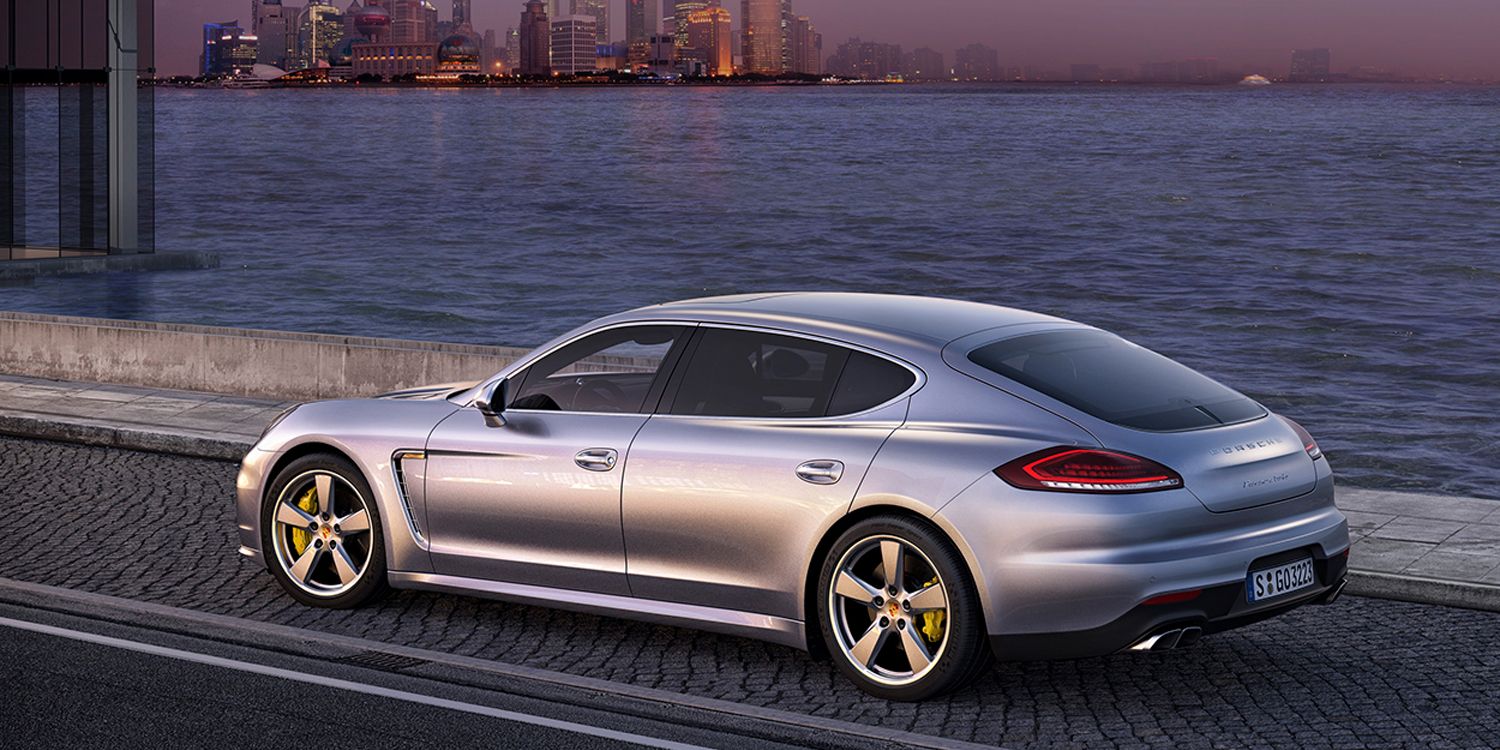 Rear 3/4 view of the first gen Panamera