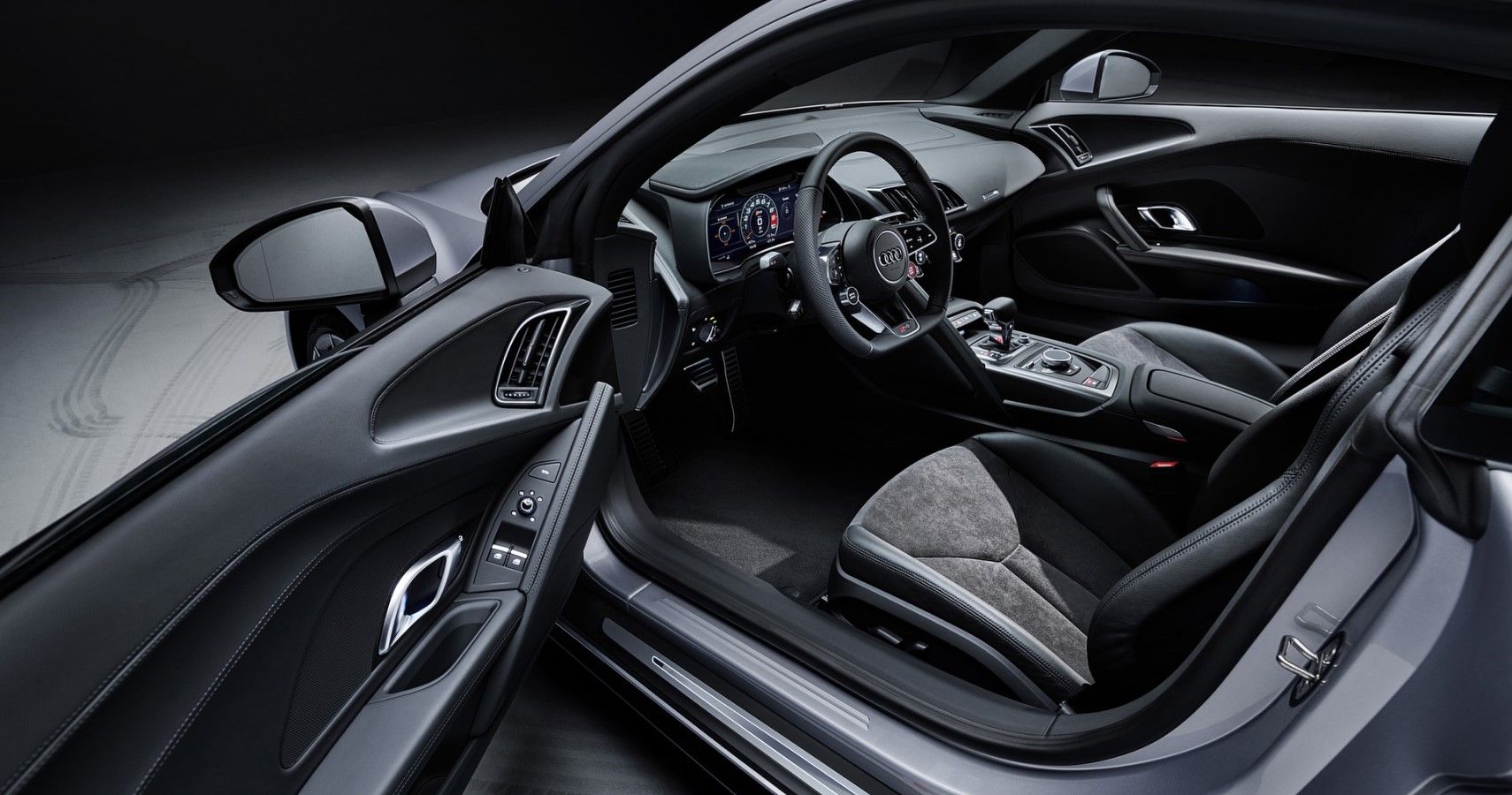 2021 Audi R8 sporty interior layout