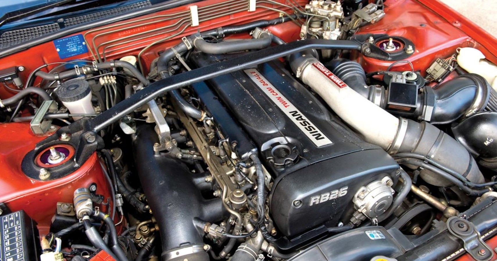 Nissan Skyline R32 GT-R engine bay view
