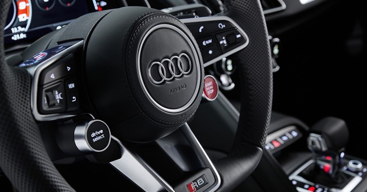 2021 Audi r8 steering wheel close up view