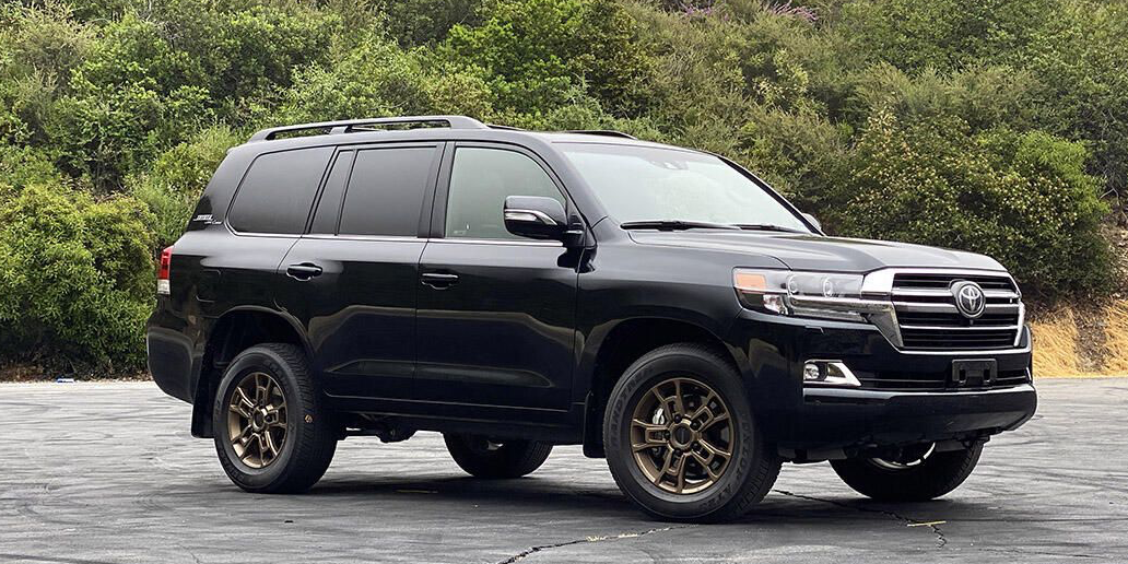 10 Badass SUVs You Didn't Know Came With A V8