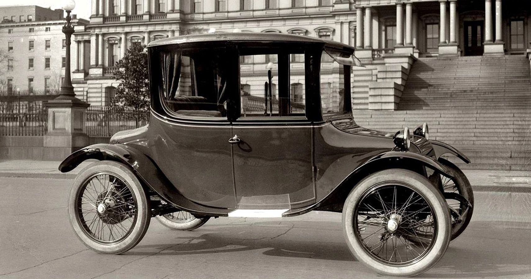 The Detroit Electric, so made by Anderson Electric Car Company