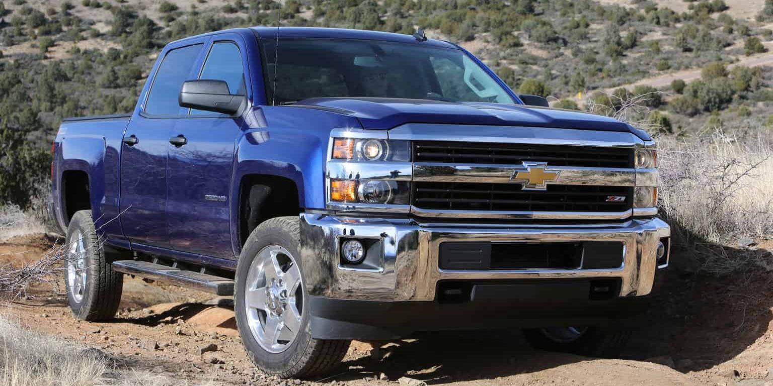 5 Gas-Powered Heavy Duty Trucks That Make Perfect Workhorses (5 That