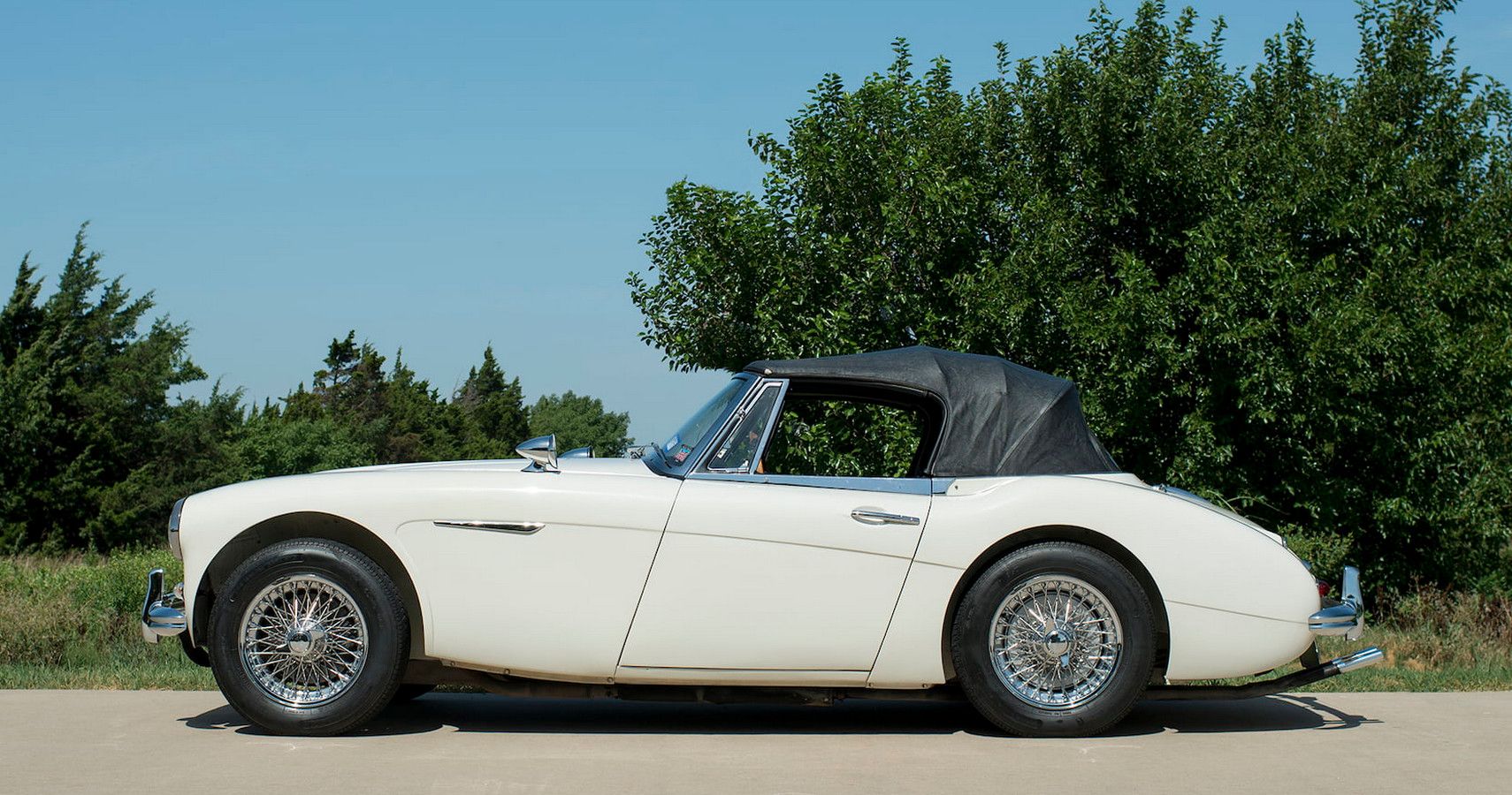 Every Gearhead Should Own One Of These Classic European Sports Cars