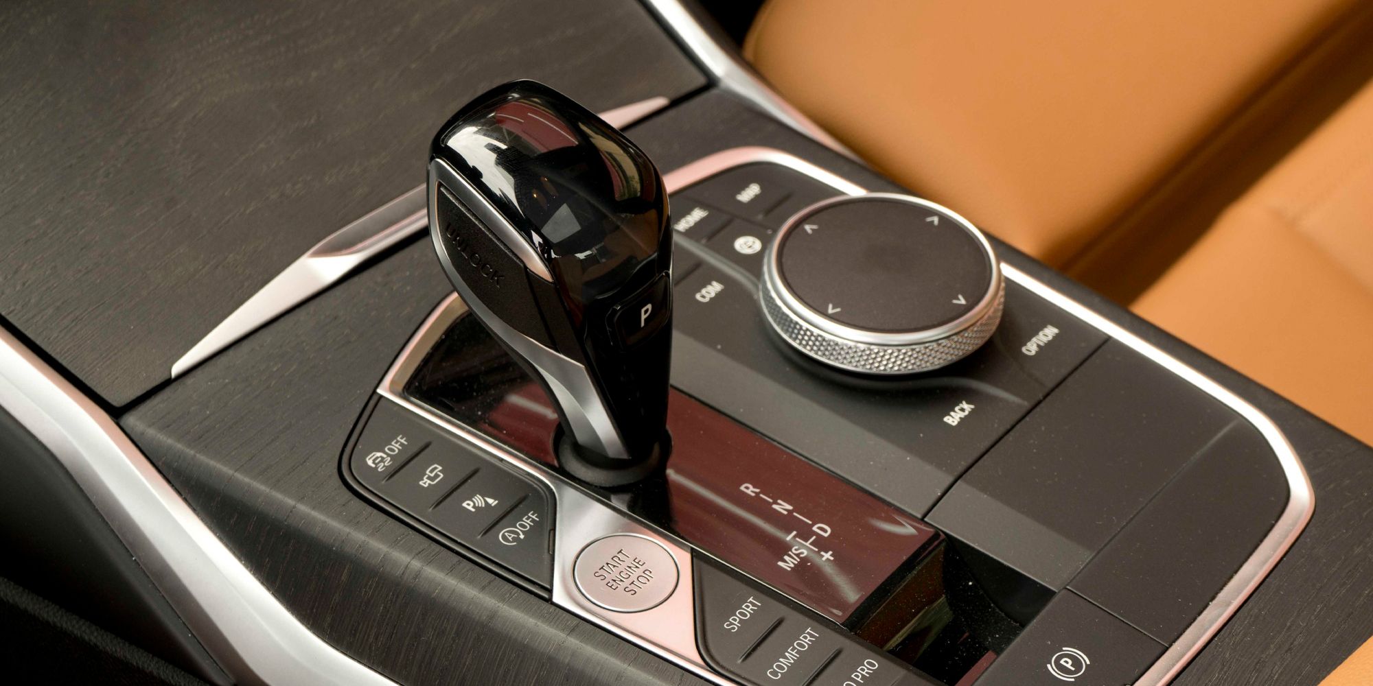 The M340i's shifter