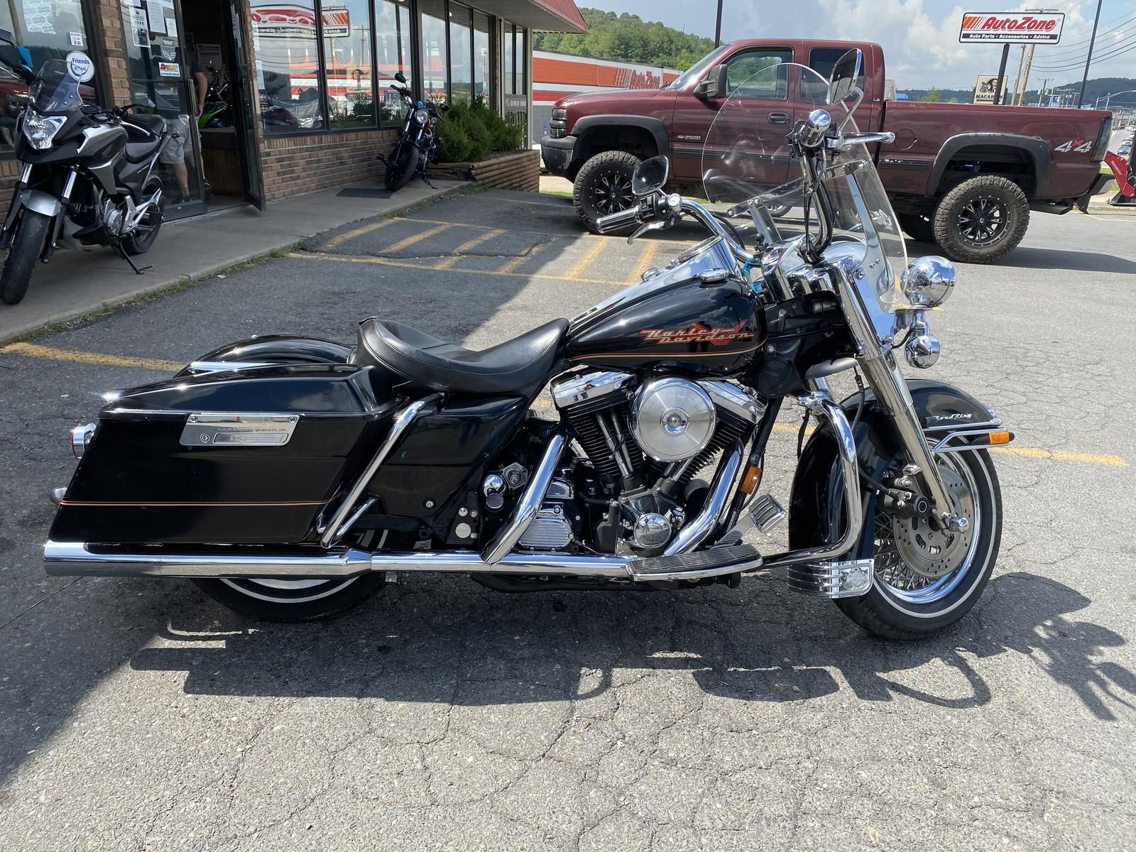 These Are The Differences Between The HarleyDavidson Road King And