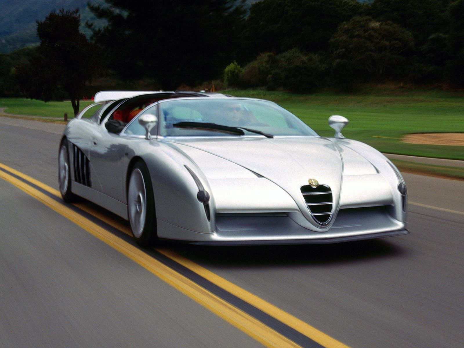 Italdesign Alfa Romeo Scighera on the road