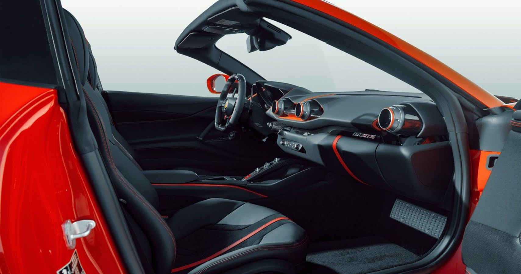 Ferrari 812 GTS interior