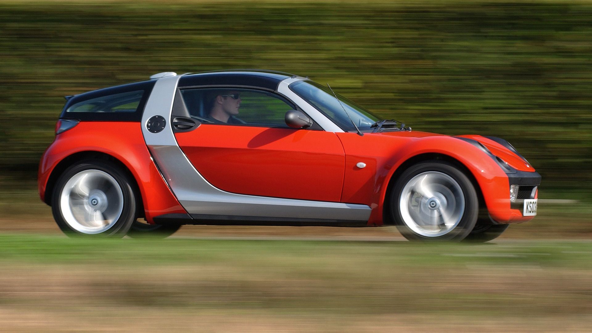 Smart Roadster on the highway
