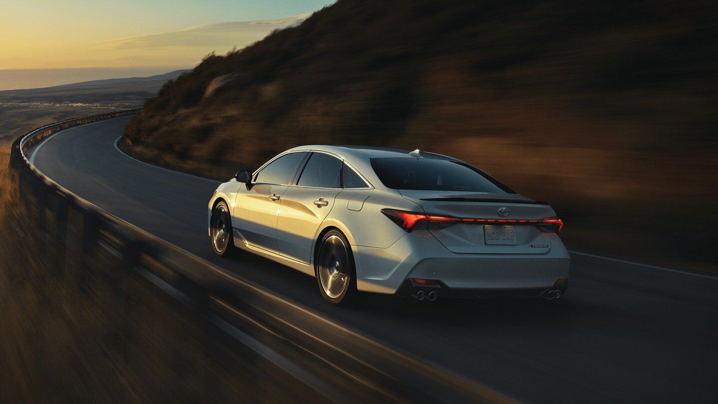 Here's What Makes The 2021 Toyota Avalon One Of The Best Low