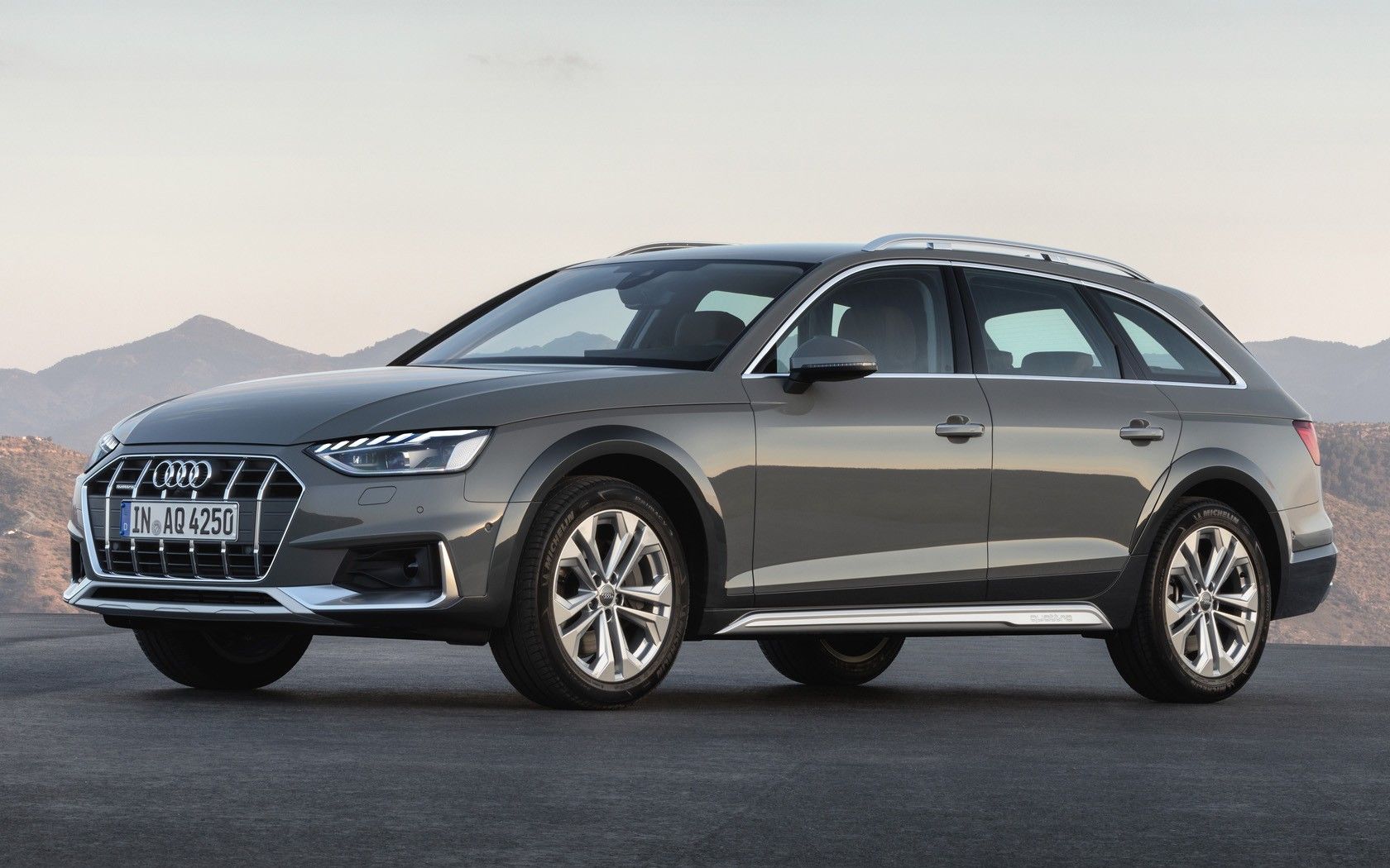Detailed Look at the 2021 Audi A4 Allroad Prestige - autoevolution
