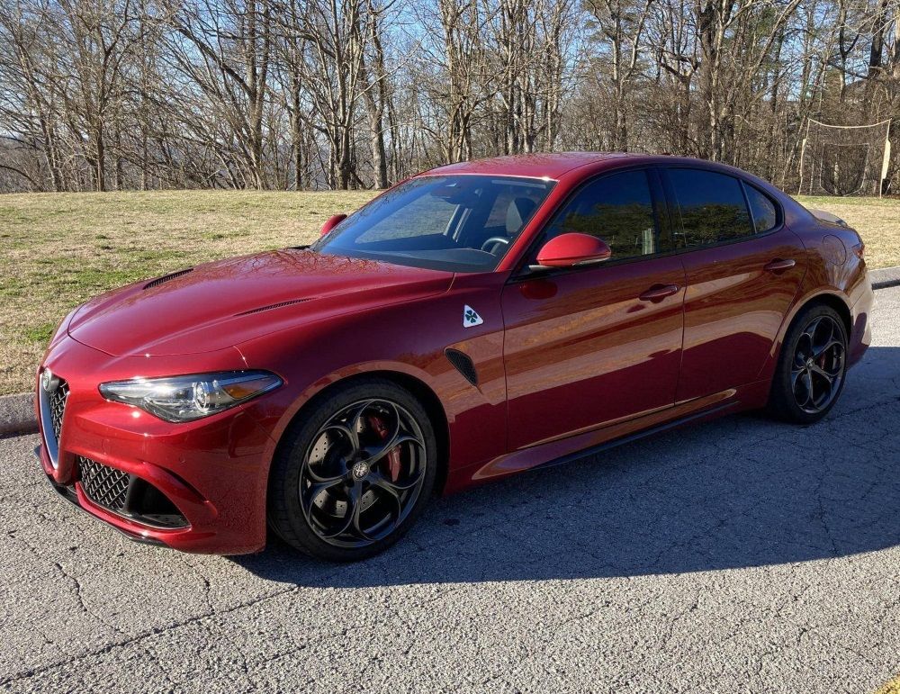 10 Things To Know Before Buying The 2022 Alfa Romeo Giulia Quadrifoglio