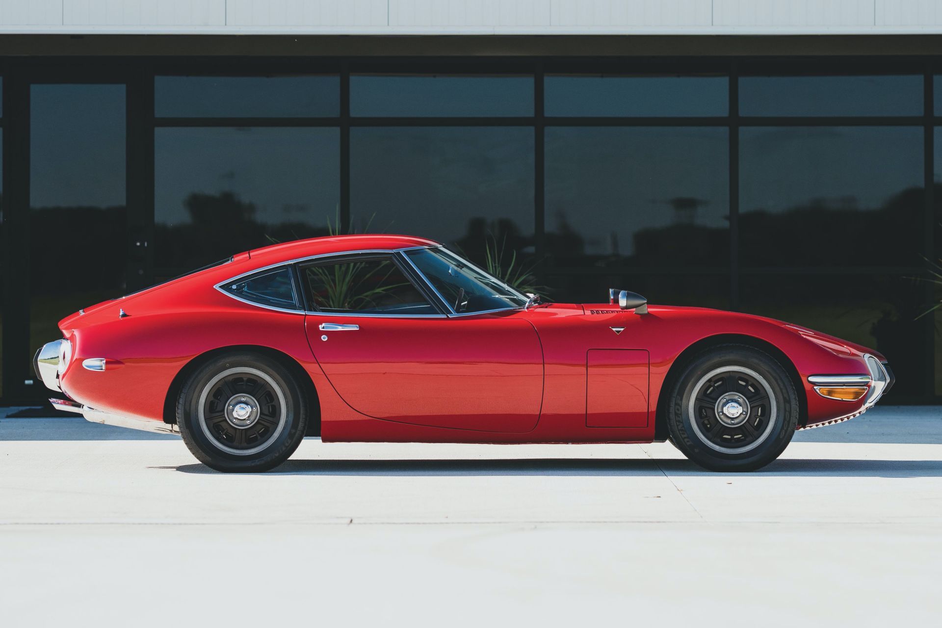 1967 Toyota 2000GT Side View