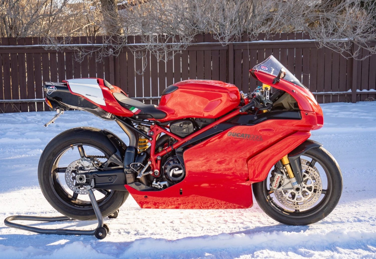 2006 Ducati 999R parked outside
