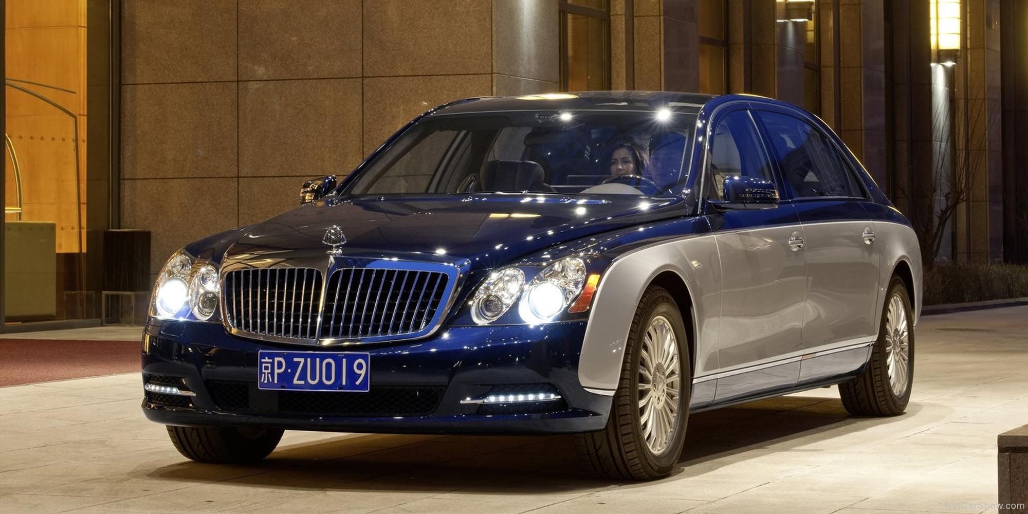 The Maybach 62 S in black and blue