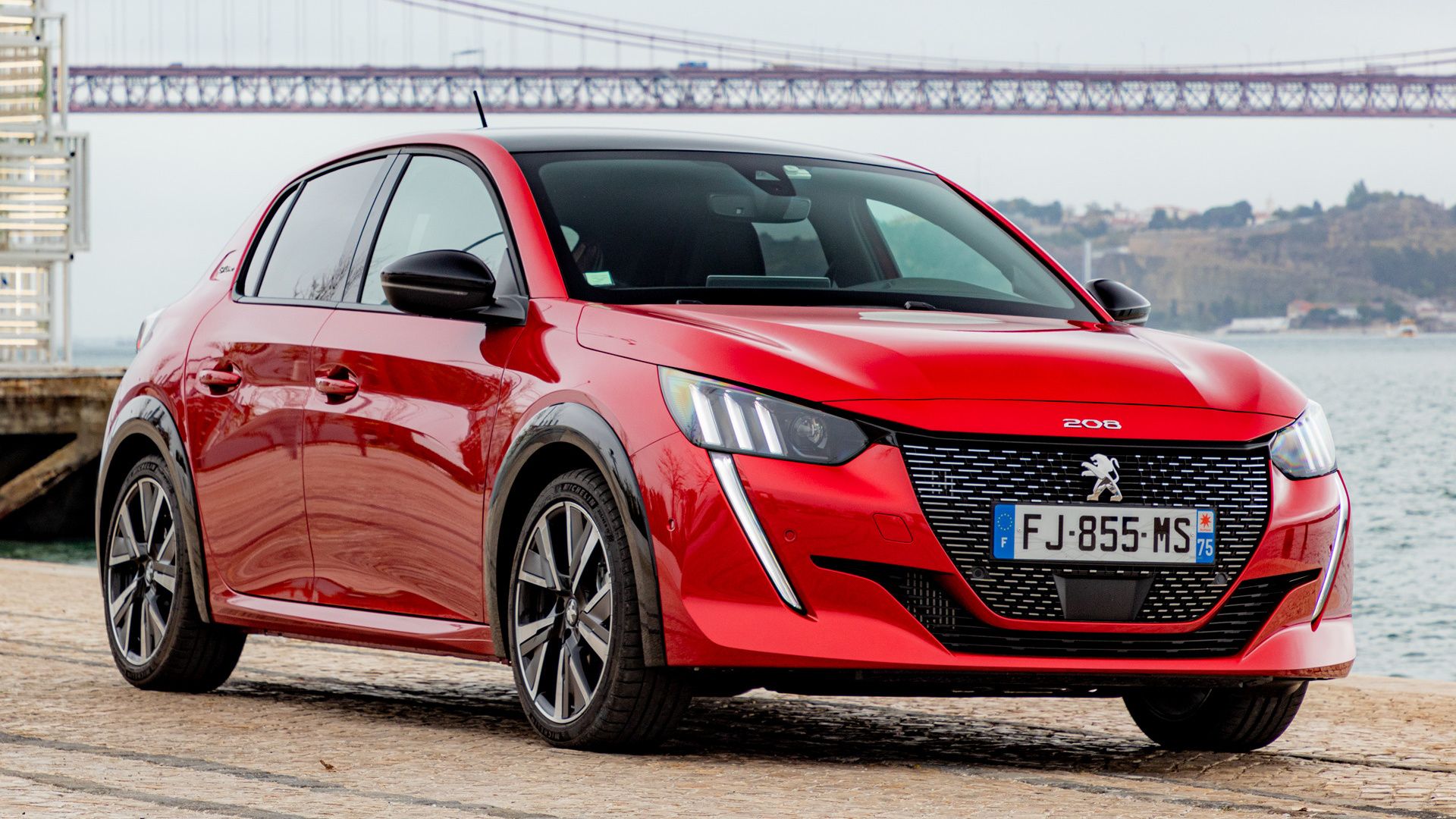 Peugeot 208 review from CarShop