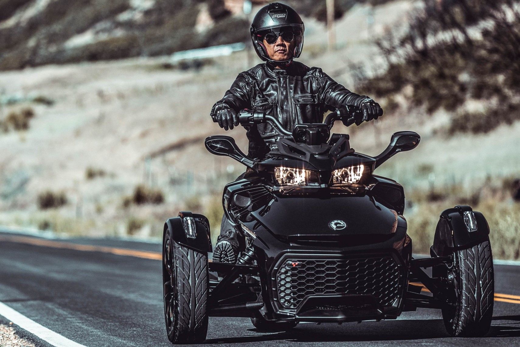 2021 Can-Am Spyder F3 front view