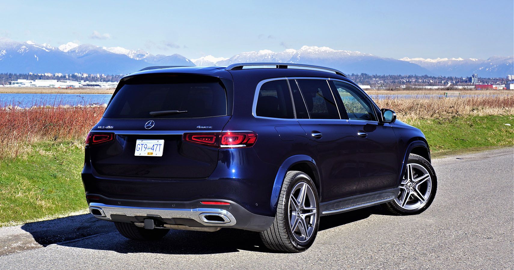 Mercedes completely updated its GLS for 2020, with its new horizontal taillight design being the most dramatic change.