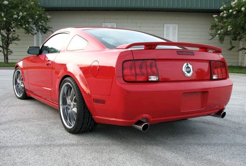 2005 Ford Mustang, Red