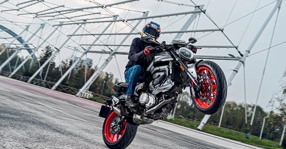 Ducati Monster 937 feature wheelie