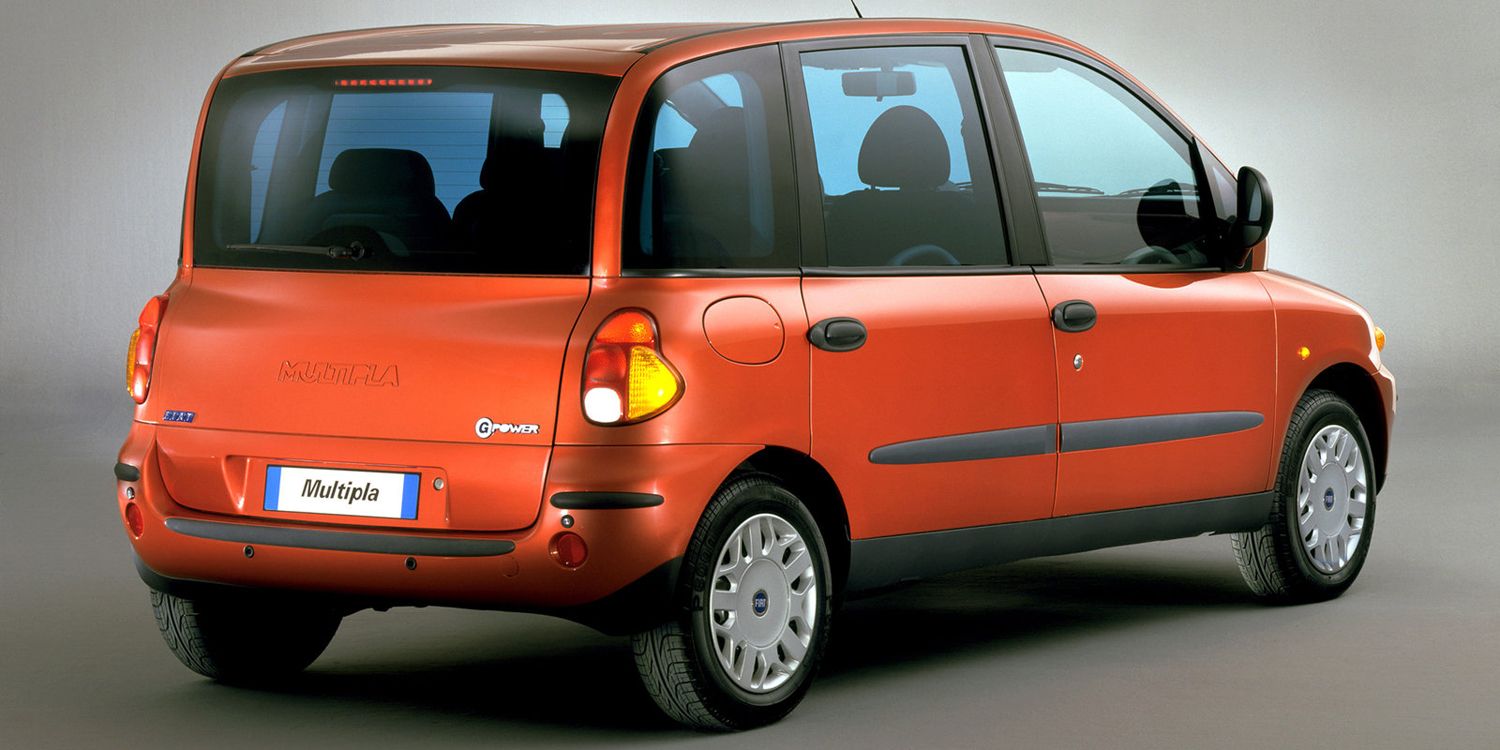 Rear 3/4 view of the Multipla