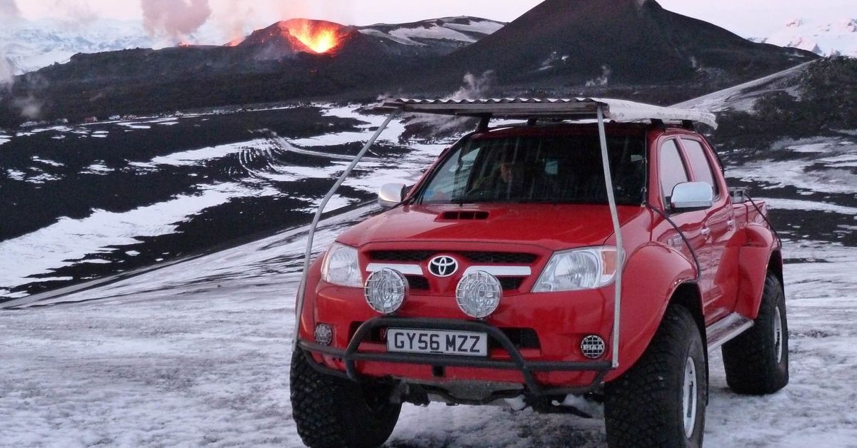 Toyota Hilux travels to volcano