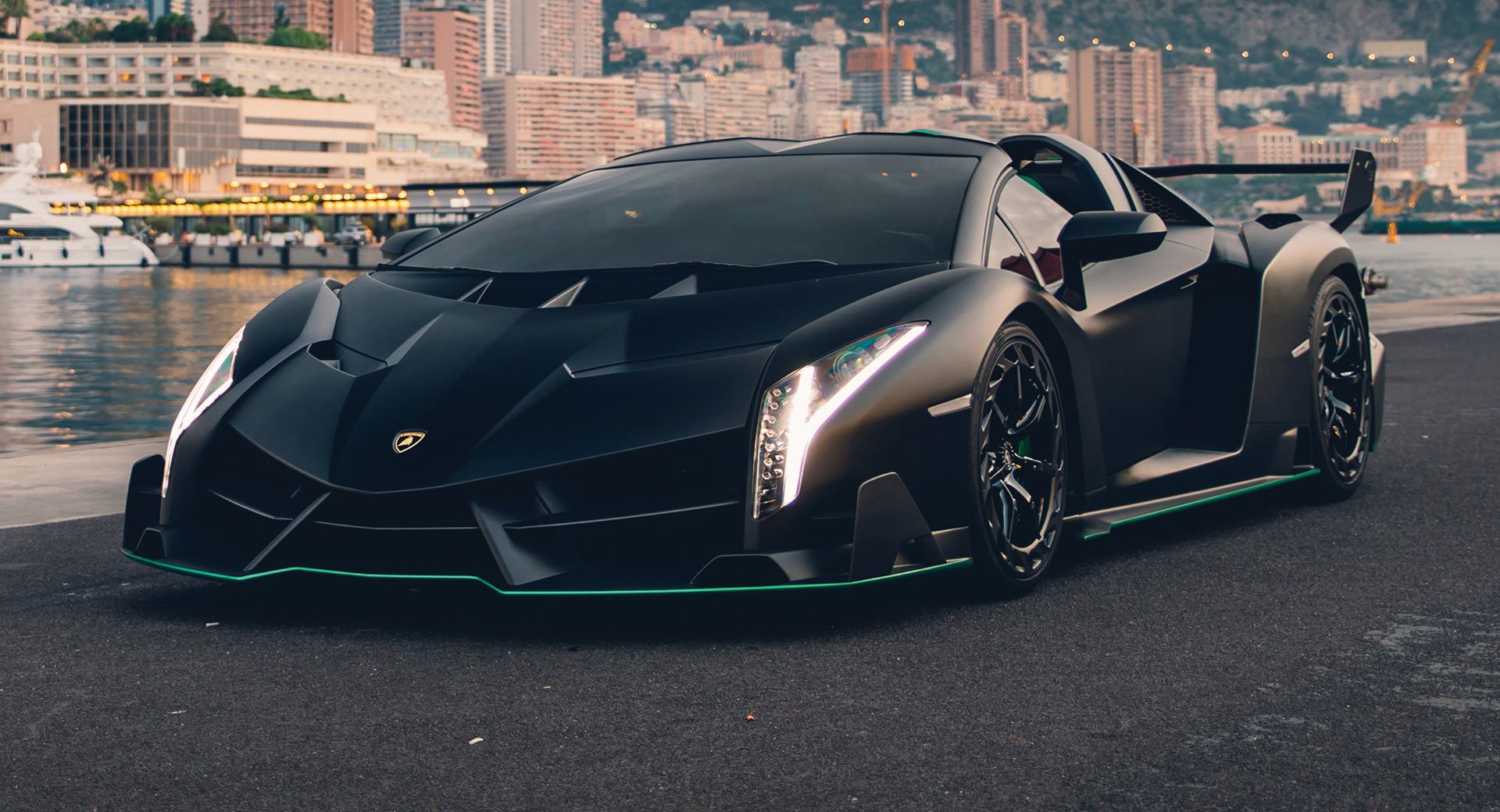    Lamborghini Veneno Roadster 