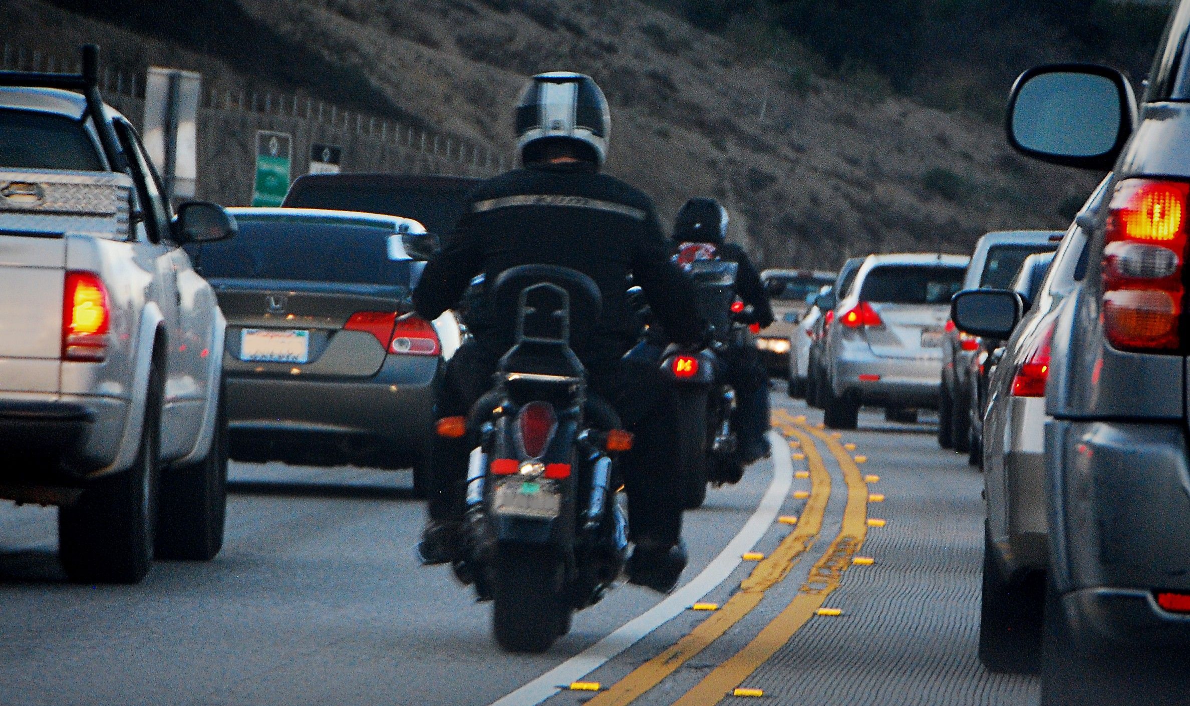What is lane splitting and if you should do it.