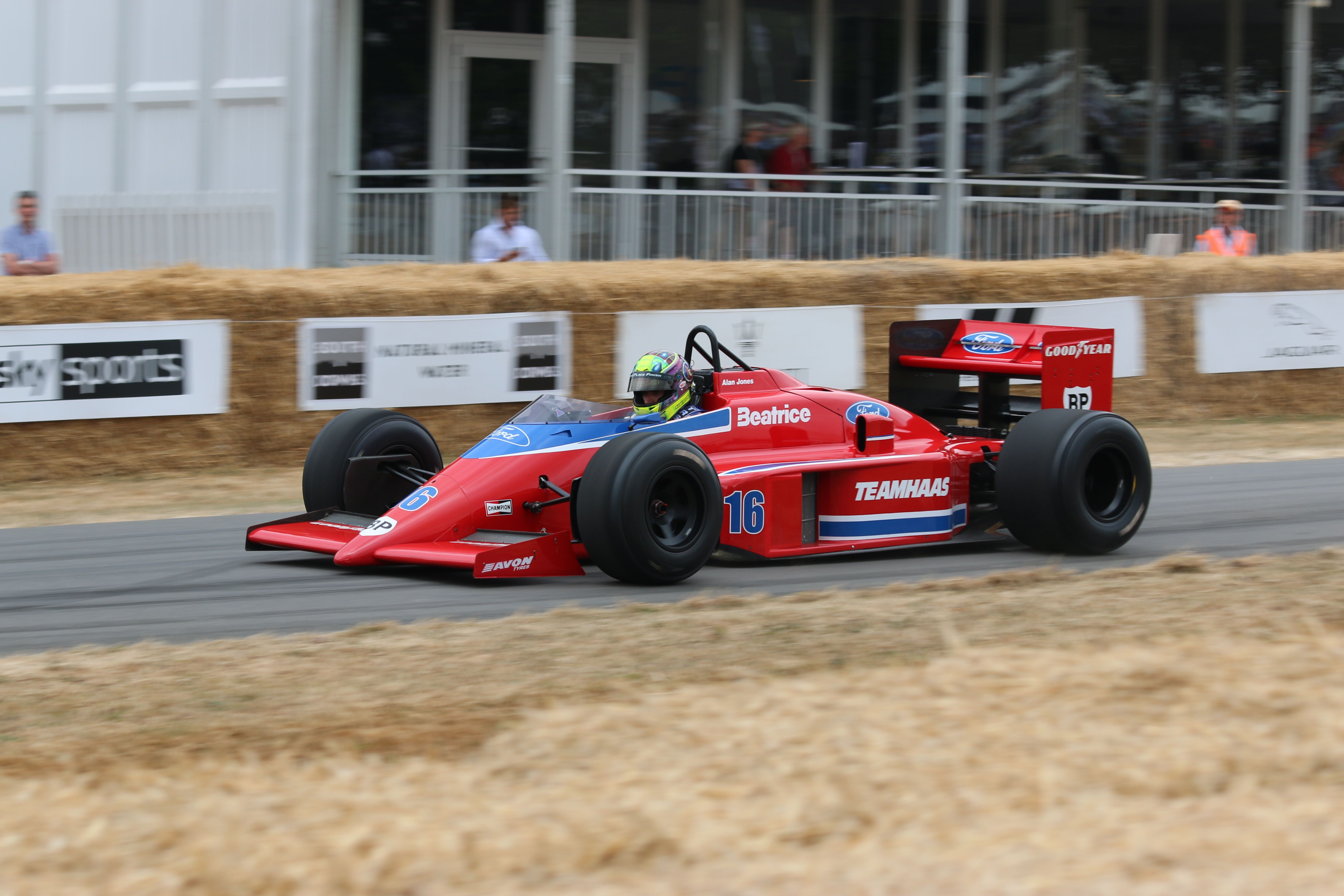 The 1985 Haas Lola THL2.