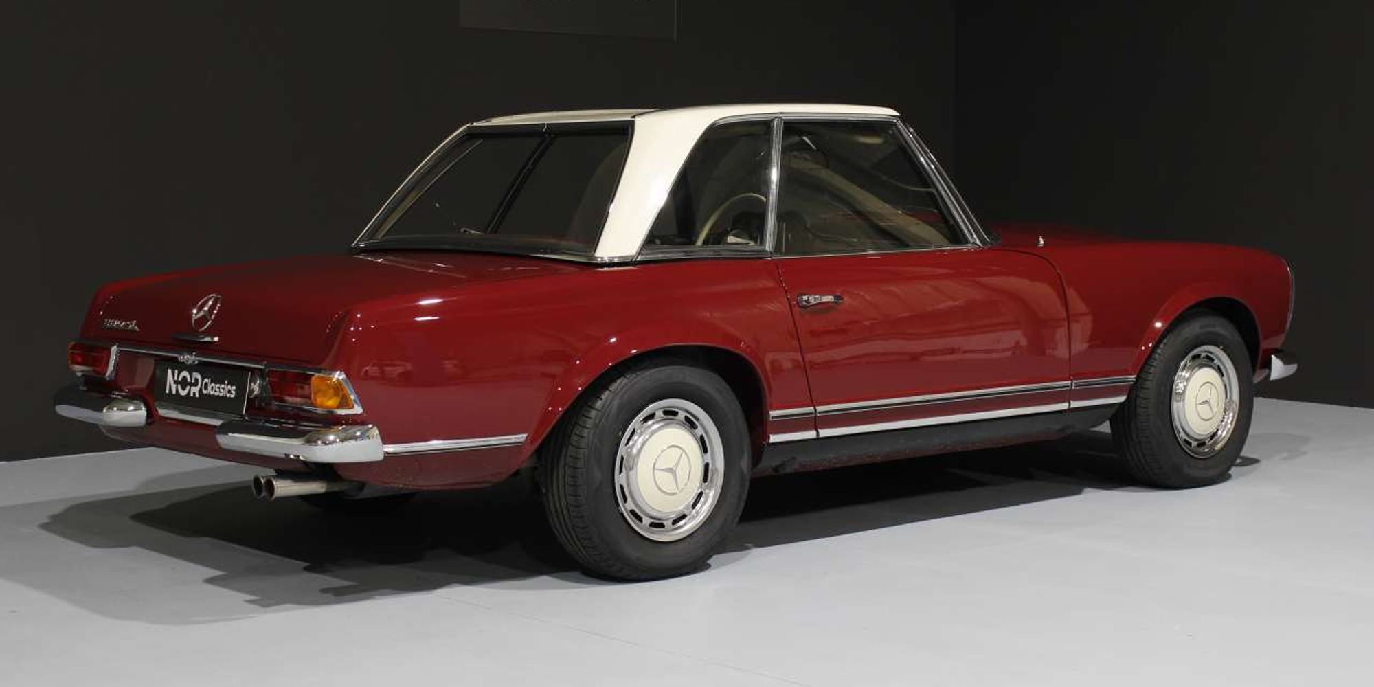 Rear 3/4 view of the 280SL Pagoda
