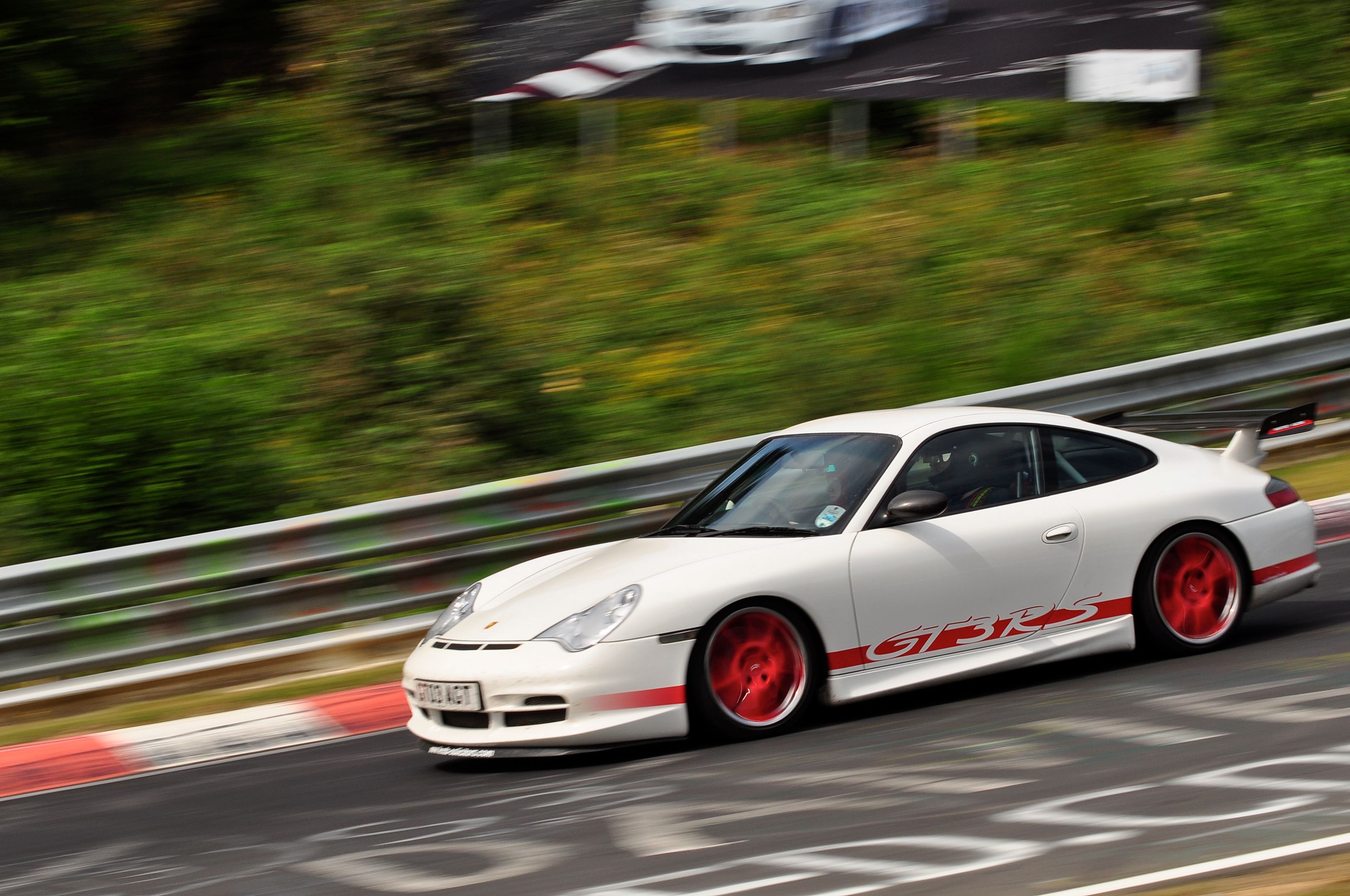 Porsche 996 GT3 RS on the track