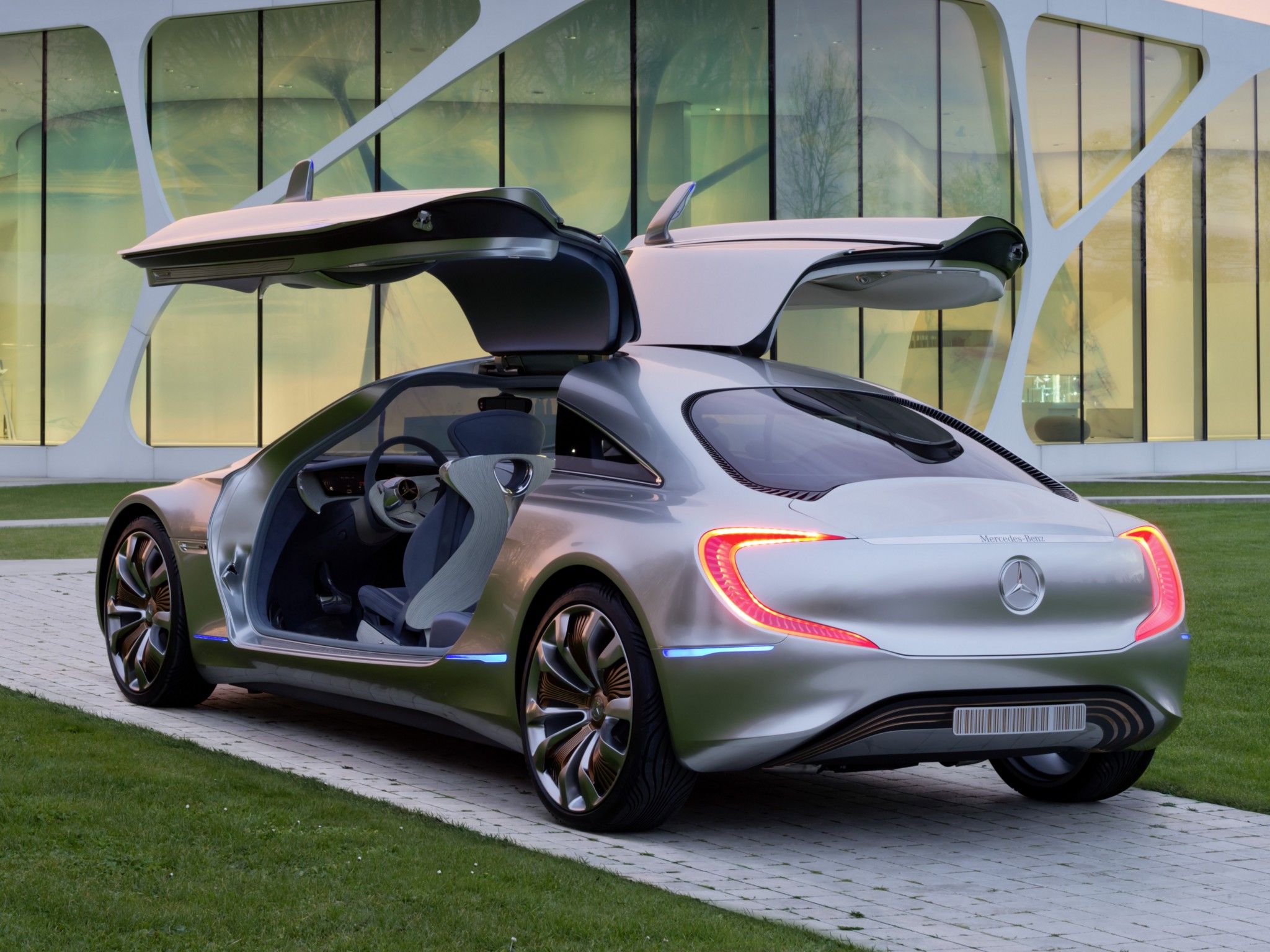 Here's The Coolest Interior Feature Of The Mercedes-Benz F125 Concept Car