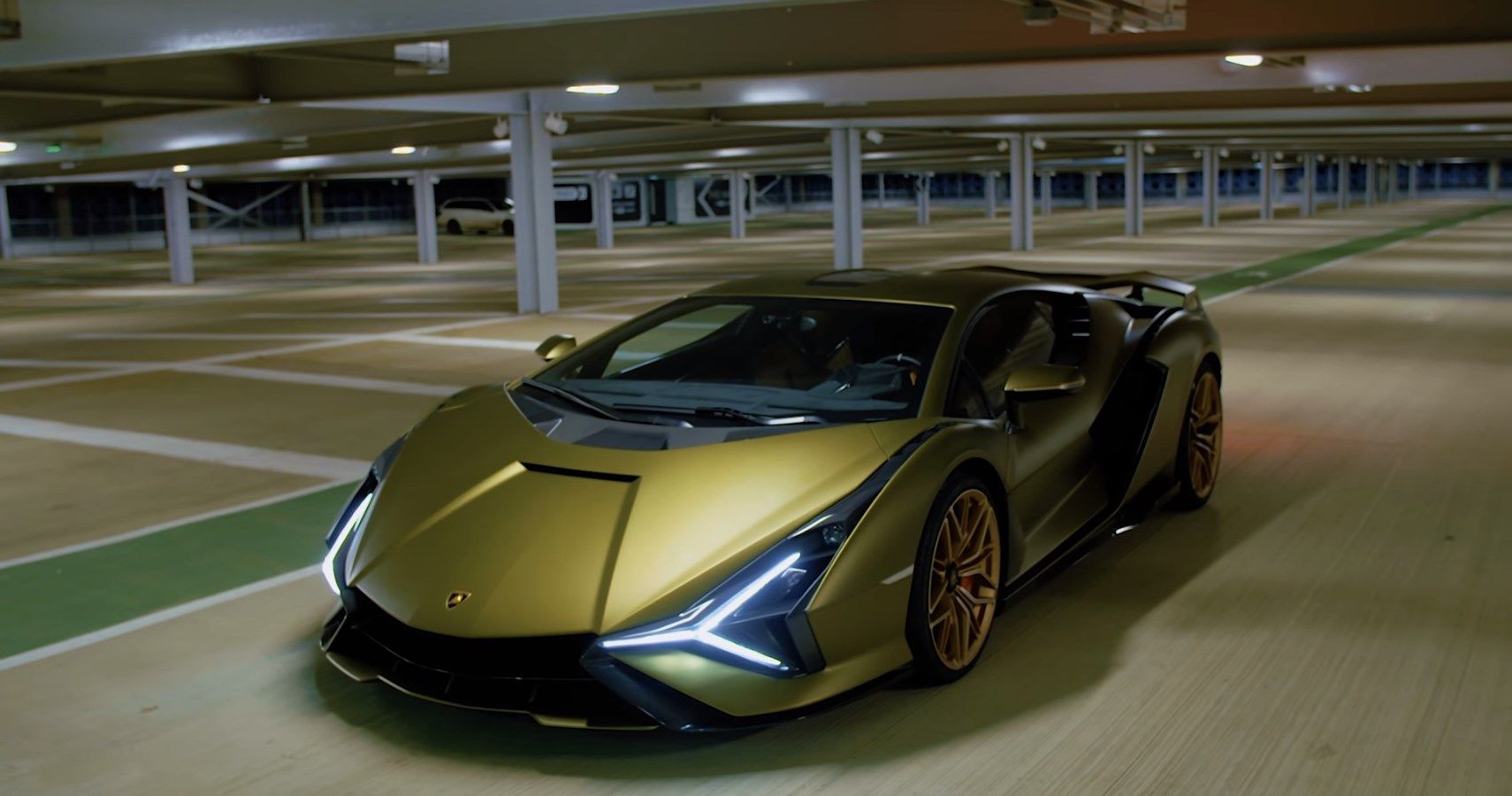 Top Gear Takes An In-Depth Look At The Lamborghini Sian