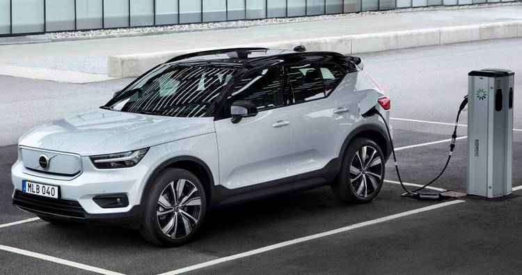 Volvo-XC40-Recharge-charging.jpg?q=50&fi