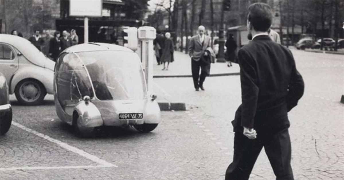 The L'Oeuf Electrique Concept Car made people grove