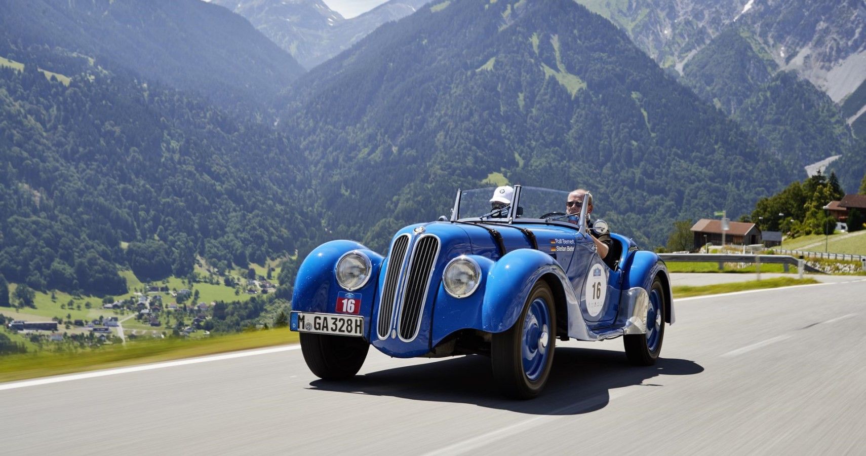 BMW 328 Roadster front third quarter view