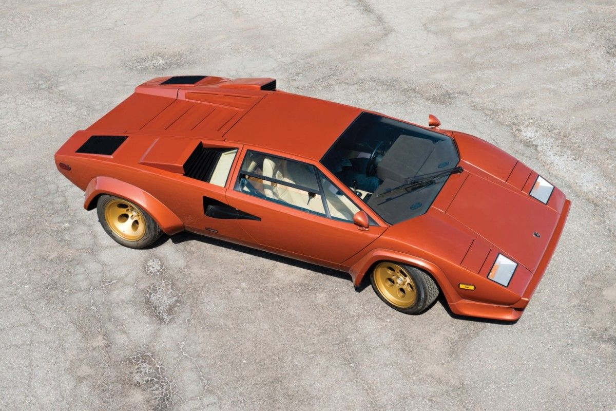LP400S and LP500S were facelifted Countach models introced in 1978 and 1982.