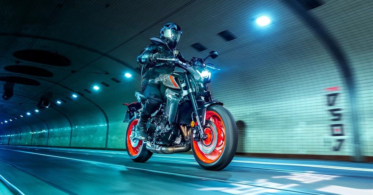2021 Yamaha MT-09 Rolling Tunnel feature