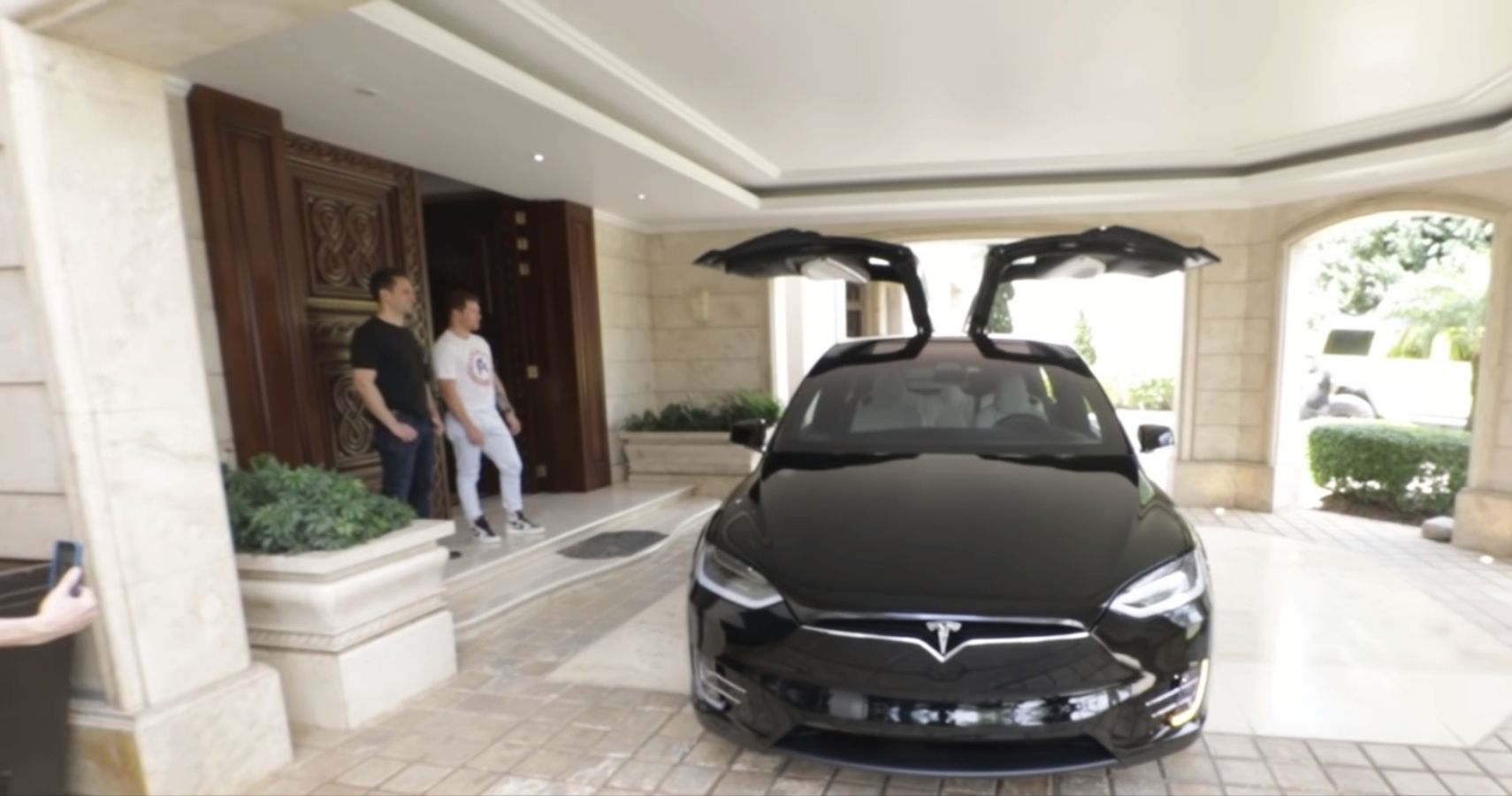 Canelo Alvarez's Garage Reveals The Boxer's Incredible Taste In Cars