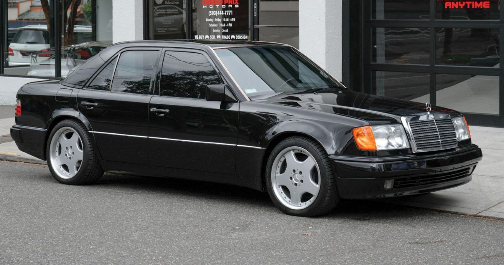 Black-Mercedes-Benz-500E