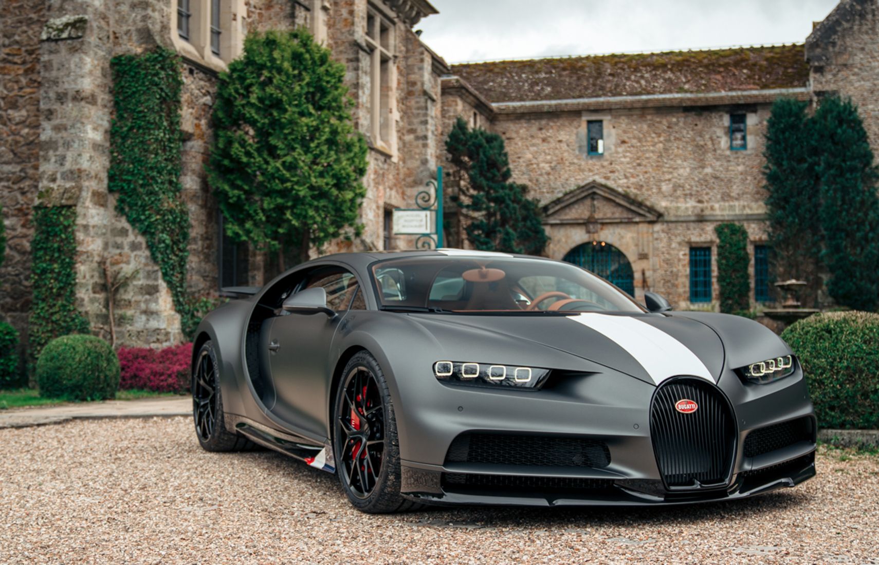 Bugatti Paris front