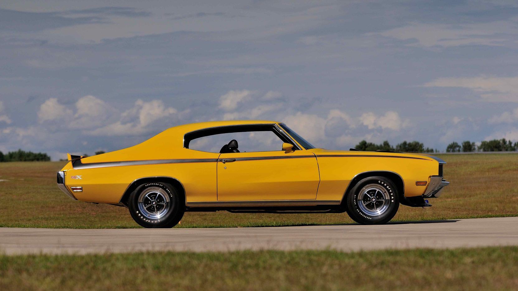 Yellow Buick GSX 455, side view