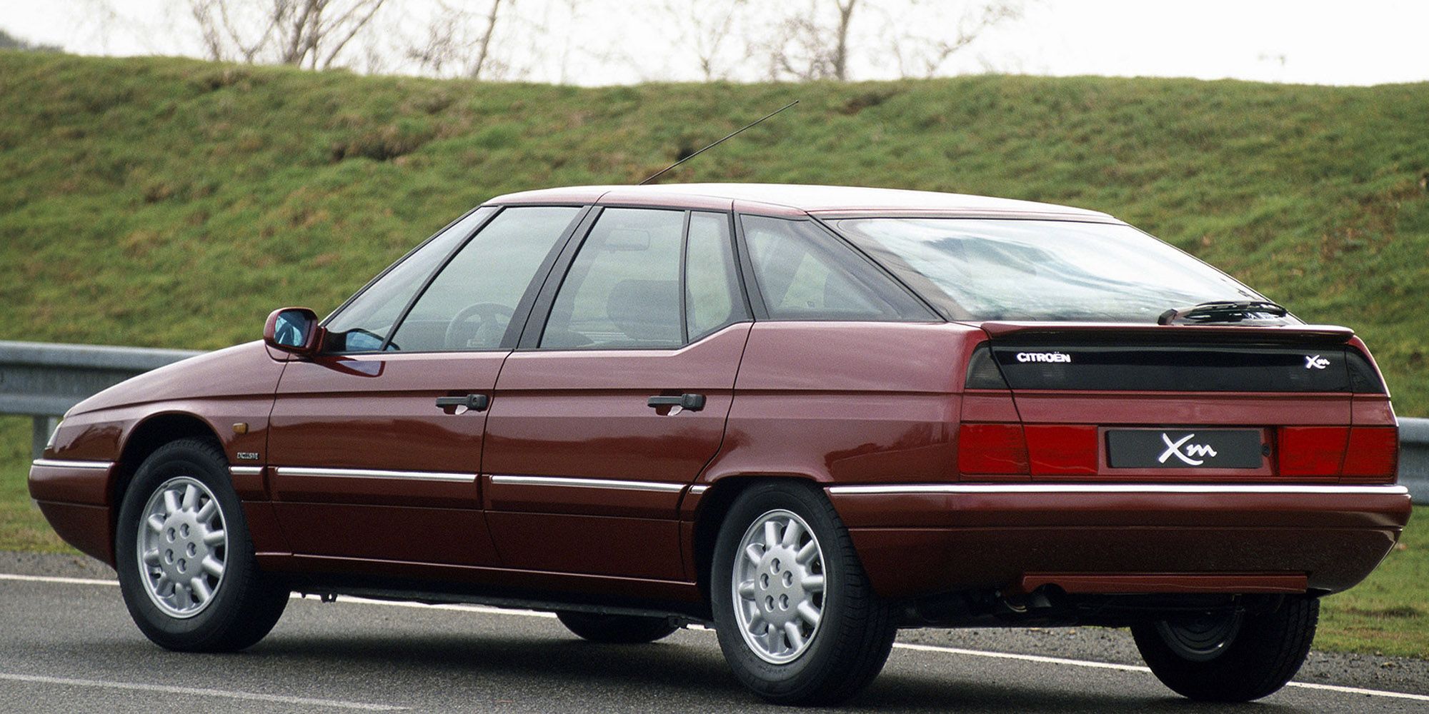 Rear 3/4 view of the Citroen XM