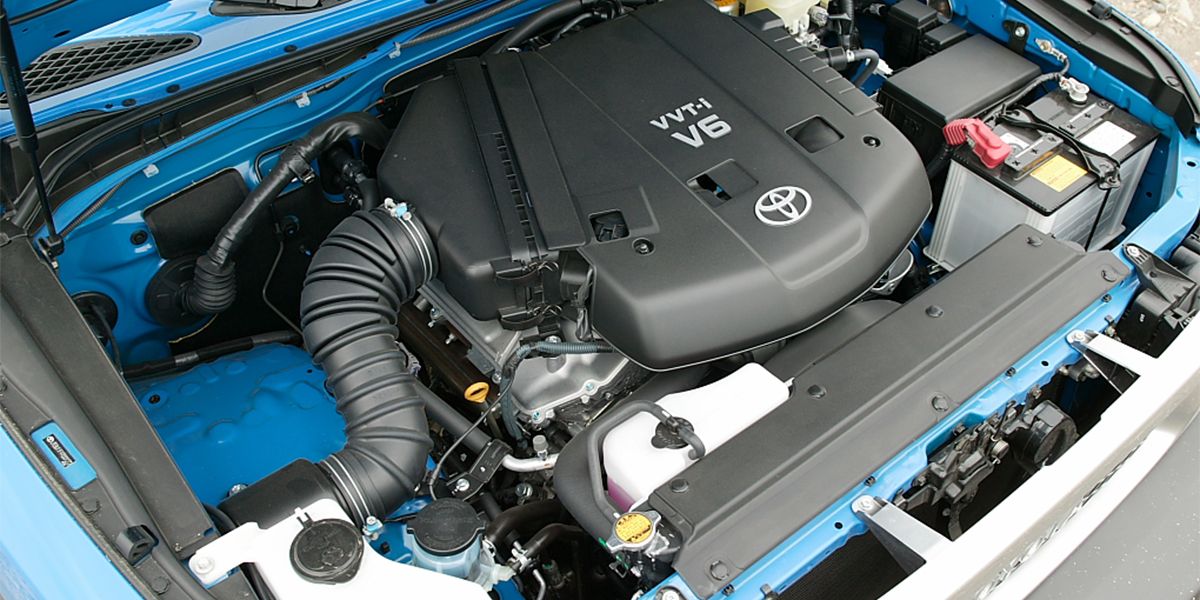 A V6 FJ Cruiser Engine